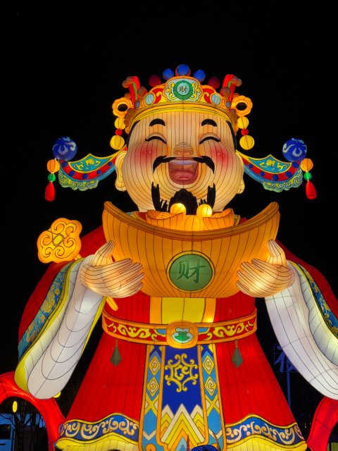 大观楼灯会点亮昆明夜空 (26).jpg