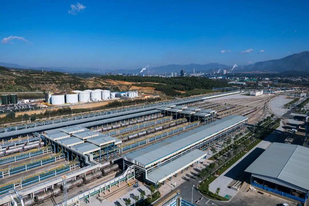 火车出厂  全景.jpg