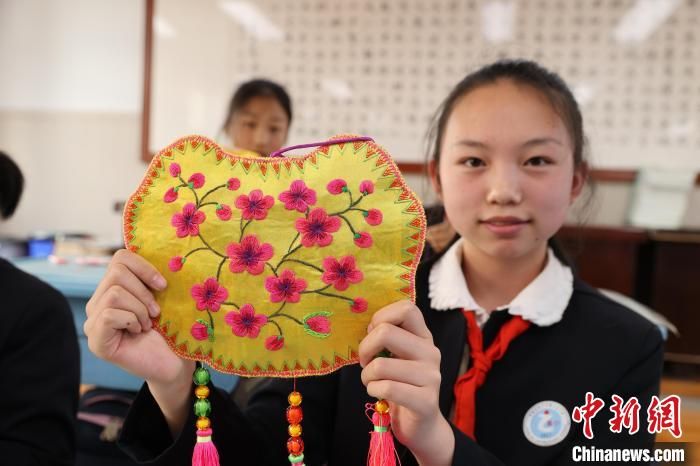 青海西宁：小学生沉浸式体验非遗