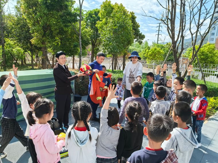 60e456db9759576b9706dc73c5dbcdc