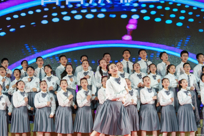 合唱《青青世界》 合唱《青青世界》