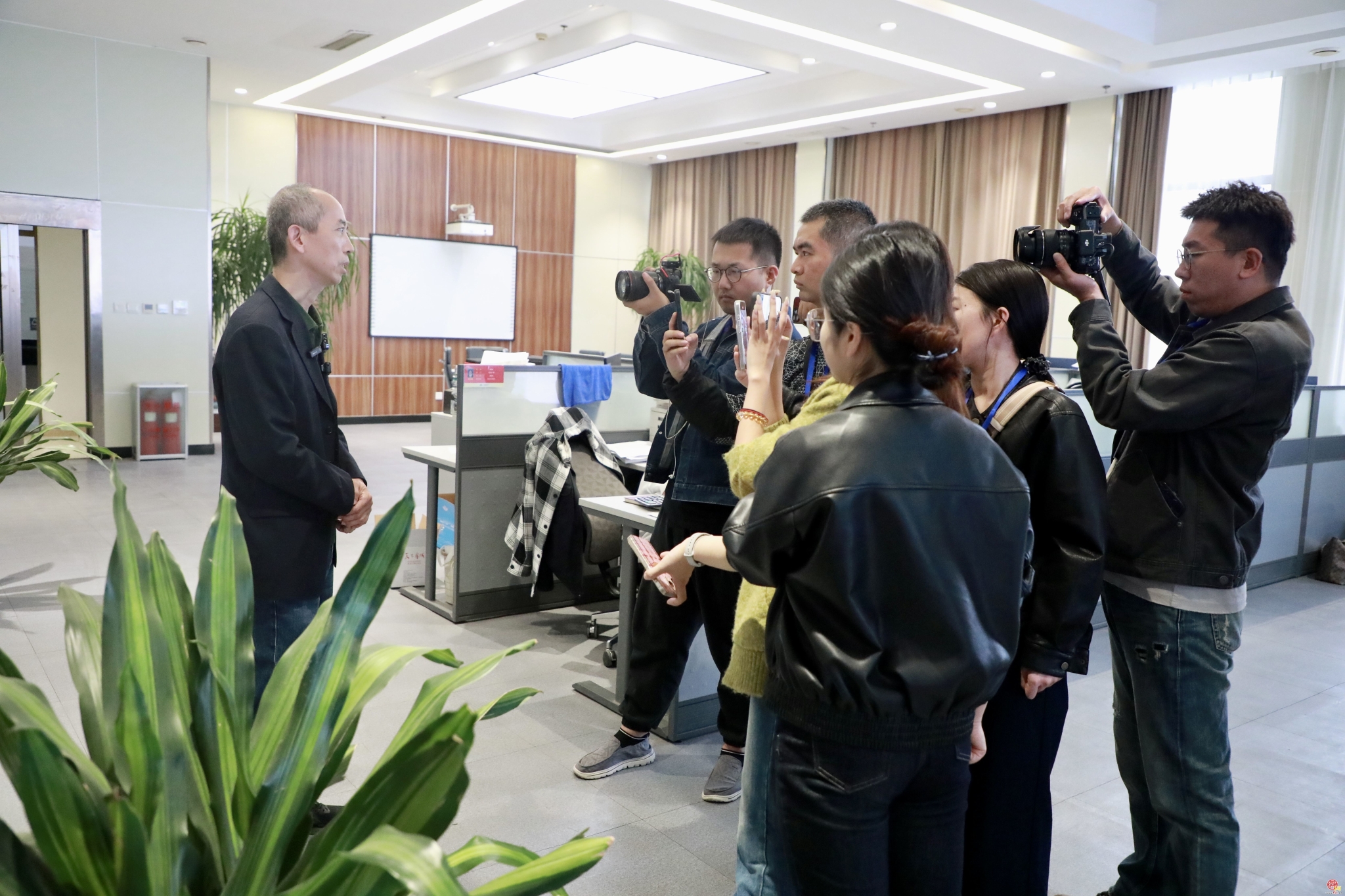 2025年全国节约用水宣传周｜济南“城市更新展新颜 节水护航美家园”媒体采风系列活动启动