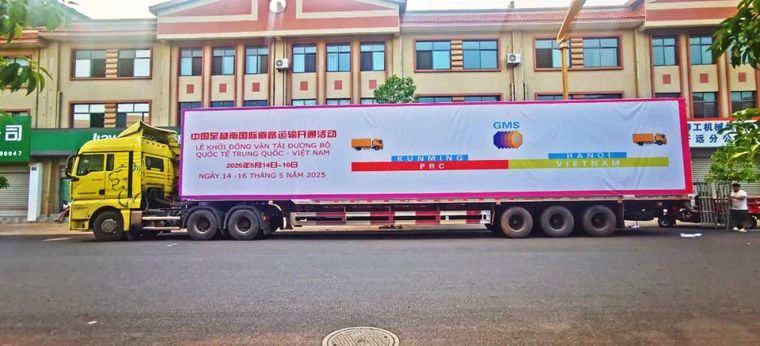 货运车辆1.jpg