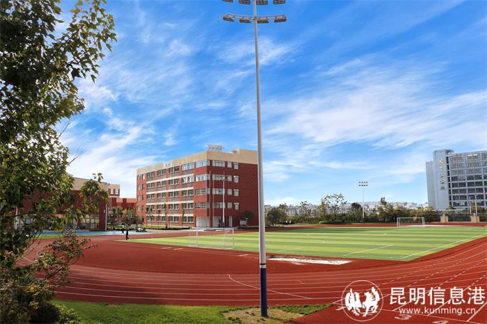 正道实力中学操场