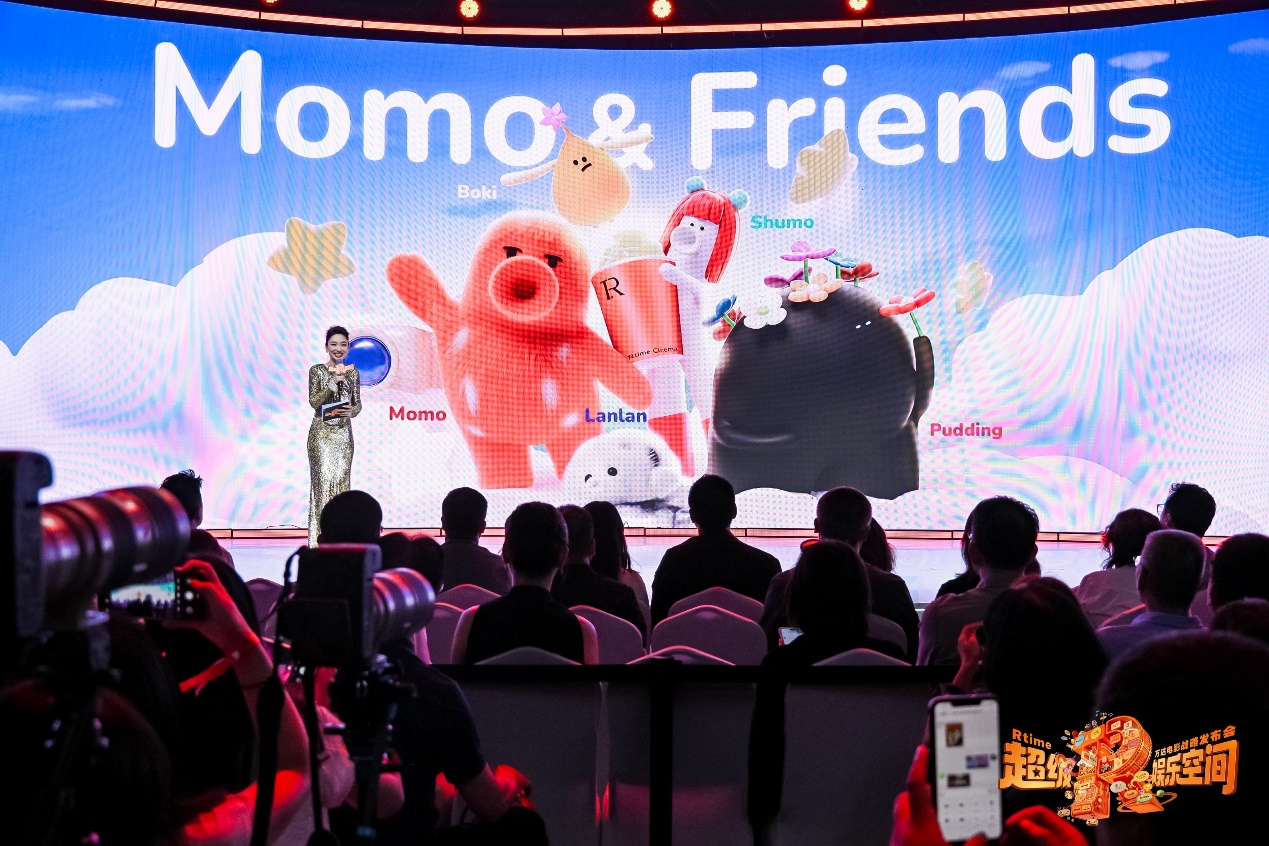 图片包含 人, 照片, 男人, 前<br><br>AI 生成的内容可能不正确。