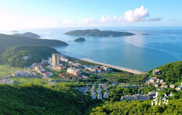 夏日的广东江门台山海岛风景优美。 夏日的广东江门台山海岛风景优美。