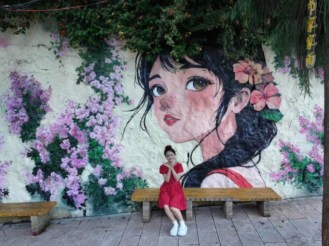 云纺蓄电池厂文创园（原M60）：簪花少女 (2).jpg