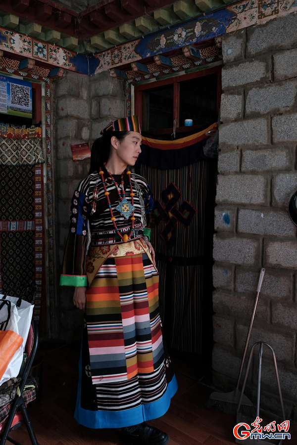 Glorious 60 Years • Our Homeland | Chagza attire weaving heritage into prosperity