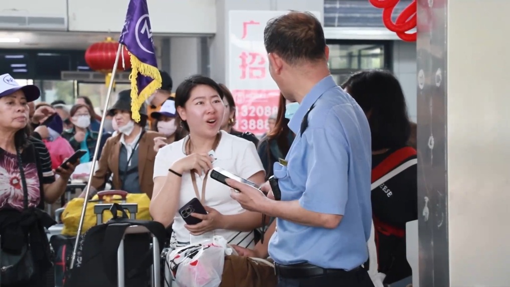 中越跨境游市场火热 河口北站发送越南旅客同比增长75% 中越跨境游市场火热 河口北站发送越南旅客同比增长75%