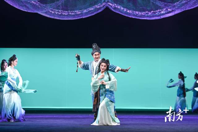 首部以“莞香”为题材的粤剧《最是女儿香》在广州大剧院首演。南方+记者 徐子茗 摄