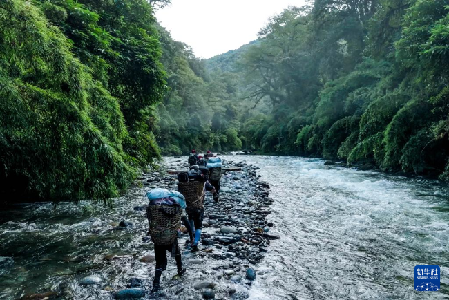 2025100813f8be485cc94fe5af9f95ca3274deab_20251008ec8ddfe3096f40f58b4e2db6041e2600