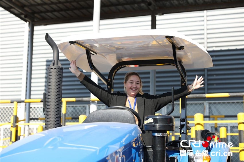 【2025打卡中国】这里藏着中国最硬核的浪漫! 外国网红狂赞:“洛阳,不愧是你!”