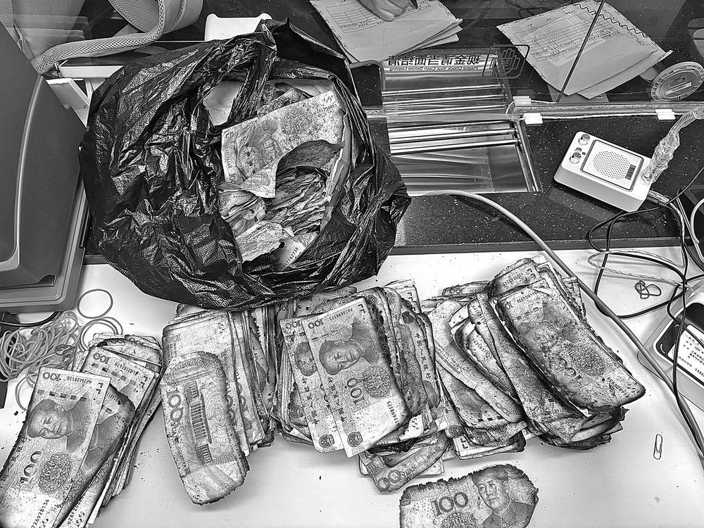 ebb5f5b7-8d1c-4fc4-9e7d-56ce96f2ef09