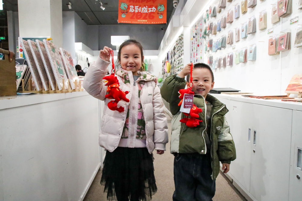 “马元素”文创产品引领中国春节消费新潮流