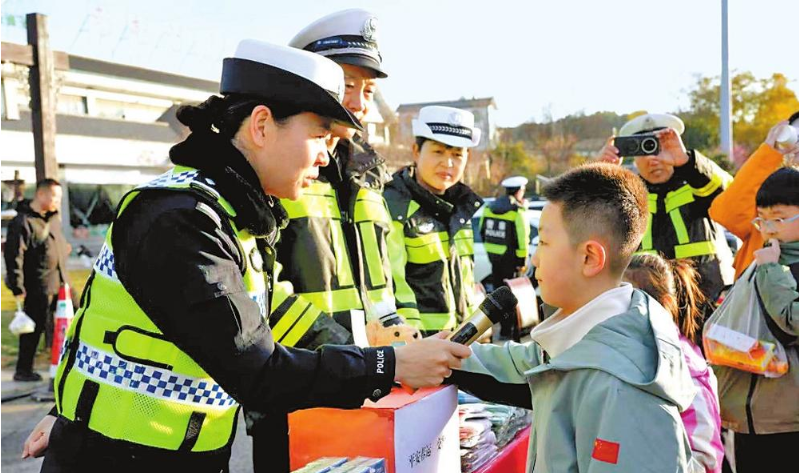 流动的温暖 云南春运一线直击