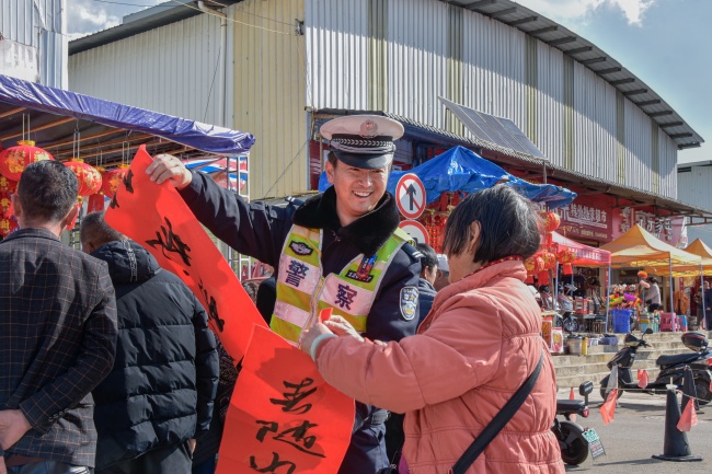 新春走基层｜全警守岗护春运 昆明公安筑牢春城平安防线
