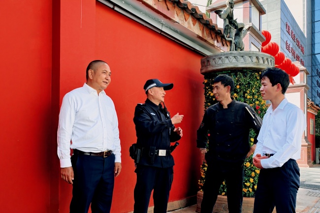 新春走基层丨东风广场8号岗亭：红墙旁的平安哨兵