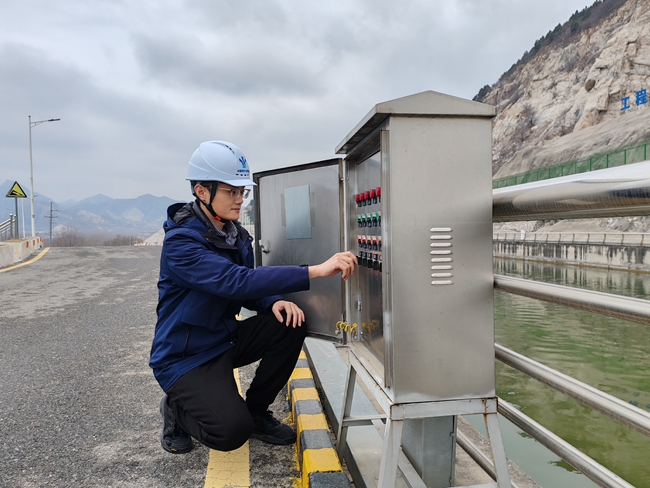 新春走基层丨守渠人24小时在岗,守护一泓清水永续北上 新春走基层丨守渠人24小时在岗,守护一泓清水永续北上
