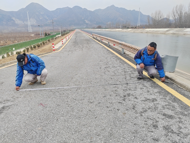 新春走基层丨守渠人24小时在岗,守护一泓清水永续北上 新春走基层丨守渠人24小时在岗,守护一泓清水永续北上