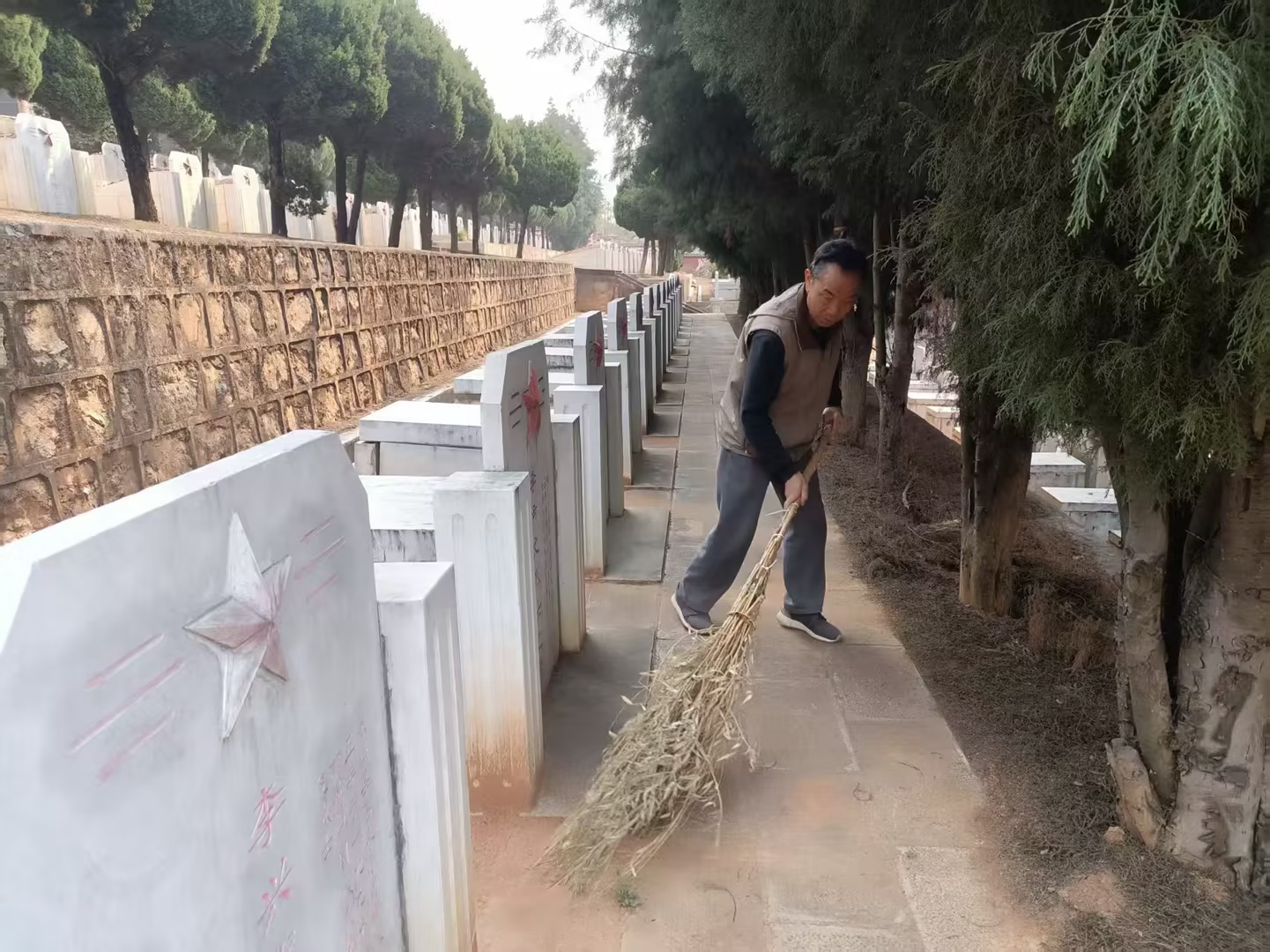 7e82db04a0dfb529bf185c9dc8646b18