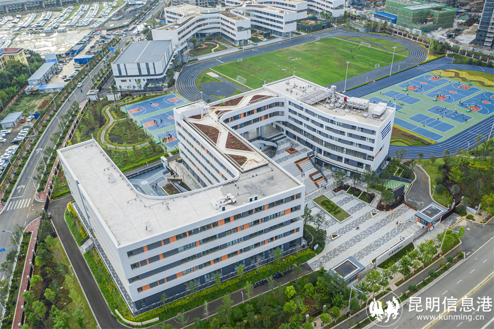 长城新城校区中学部俯视图