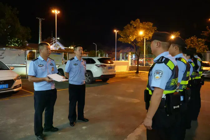 梁河公安做实“夜间警务” 全力守护“夜经济”健康发展 (5).png