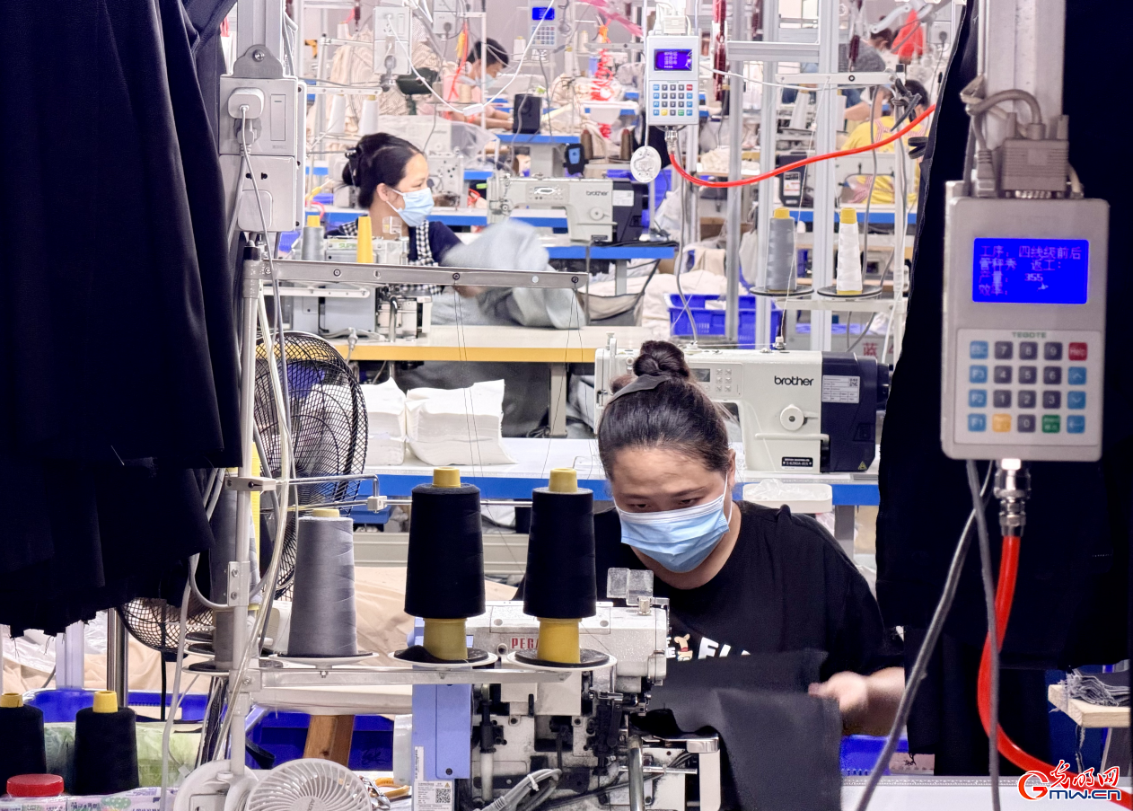 【开局之年看中国】走进“世界裤都”：全国每4条牛仔裤就有1条来自这里