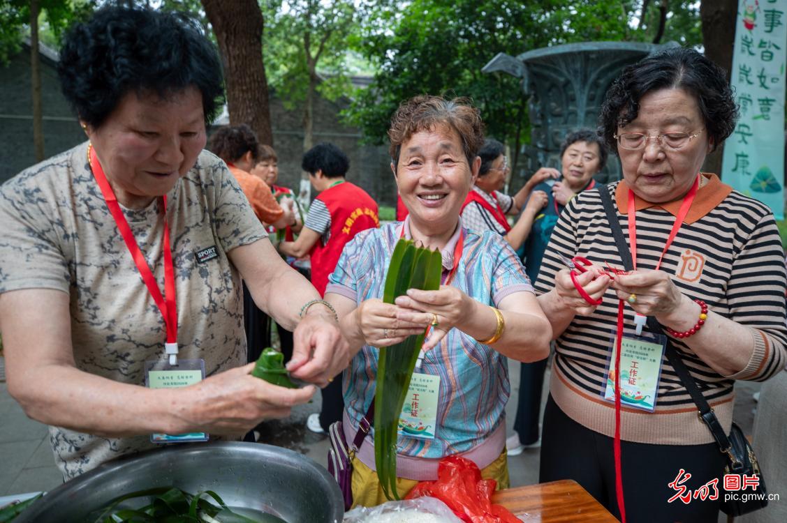 【聚焦高考 逐梦今夏】多彩祝福致青春,从容落笔向未来 【聚焦高考 逐梦今夏】多彩祝福致青春,从容落笔向未来