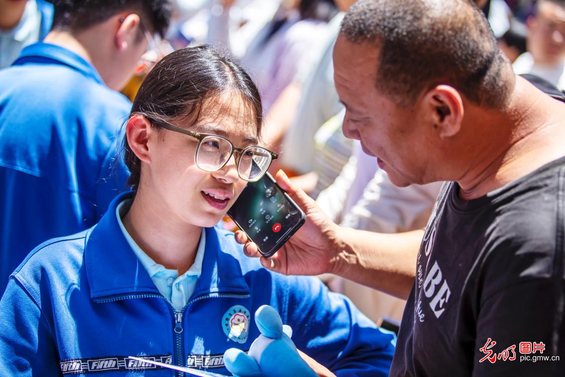 【聚焦高考 逐梦今夏】以自信之姿 赴青春考场