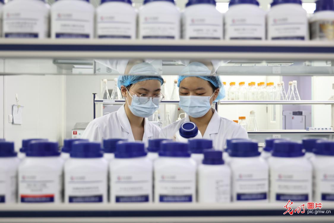 这个暑假,他们把课堂搬进了企业产业一线 这个暑假,他们把课堂搬进了企业产业一线