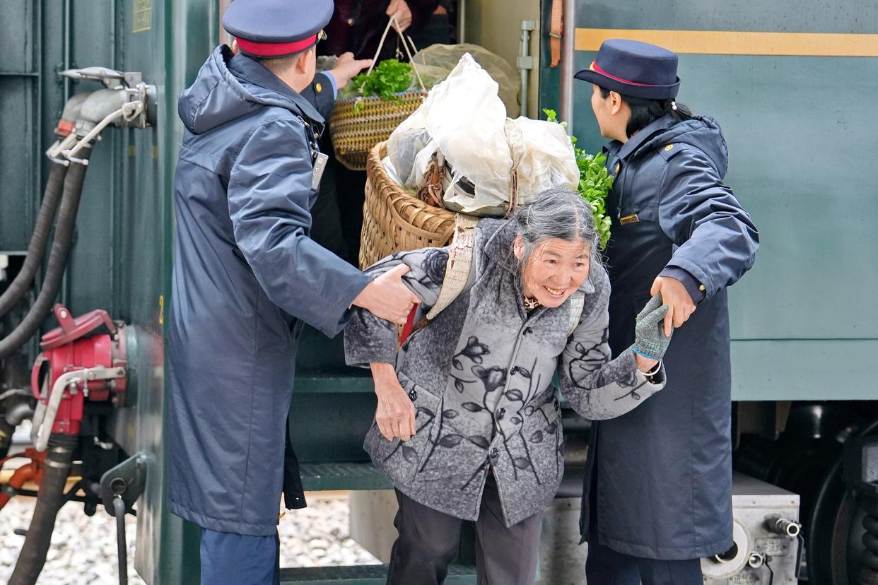慢火车,承载着动人的中国温度