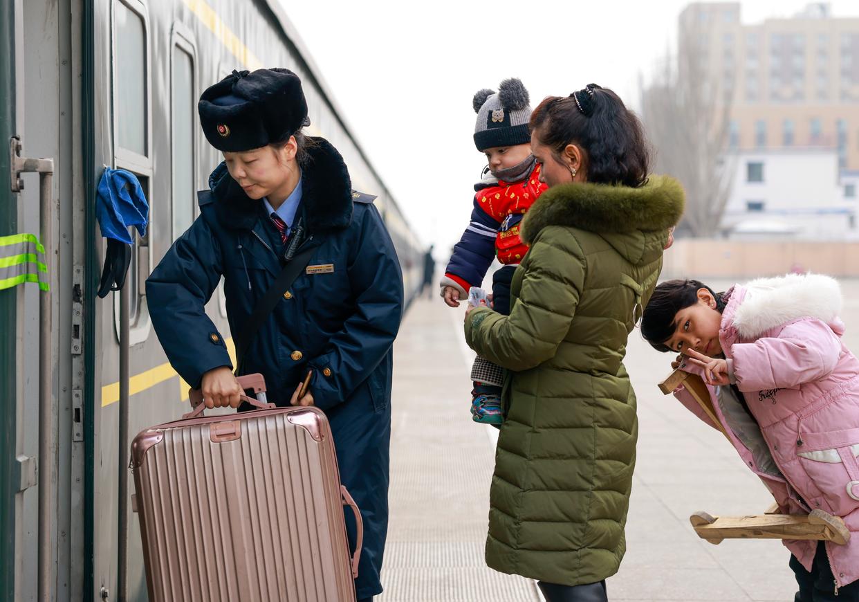 慢火车,承载着动人的中国温度