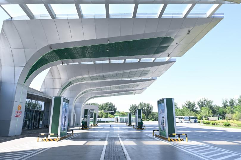 ▲鹏飞城市加氢综合能源岛 宇巍/图 配图1
