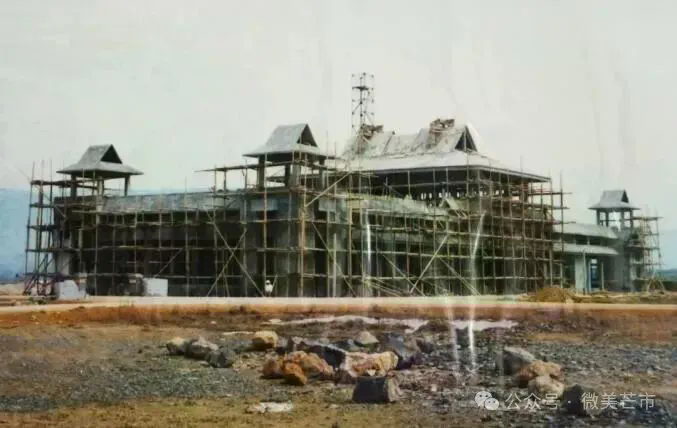 △80年代在建中的机场（杨帮庆 摄）.jpg
