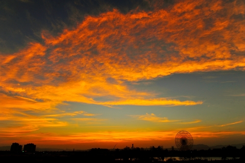 7.【彩霞下的摩天轮】（组图1）周毓焱 13678769311