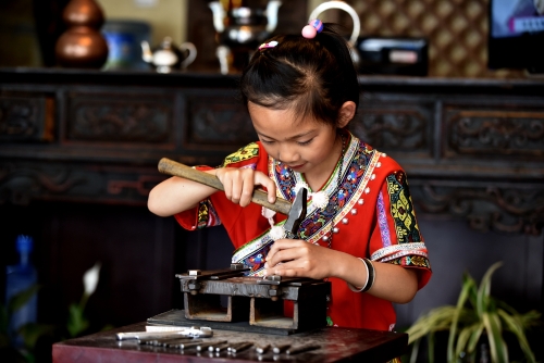 42.小把式  肖云 摄 手机；13888285860