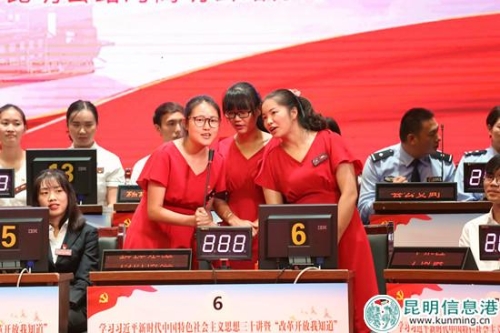 参赛队伍在比赛中_副本22