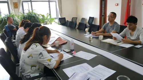 黑林铺统计站调查员进行划分工作1