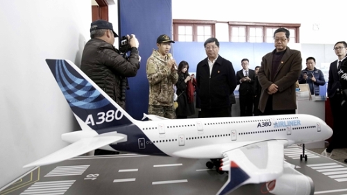 区领导参观巡展 区领导参观巡展