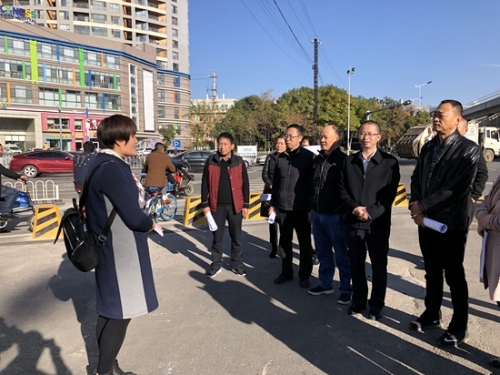 现场听取汇报 现场听取汇报