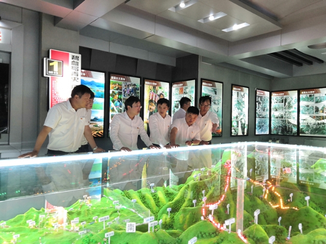 中建三局在滇建设者参观麻栗坡老山作战纪念馆 中建三局在滇建设者参观麻栗坡老山作战纪念馆