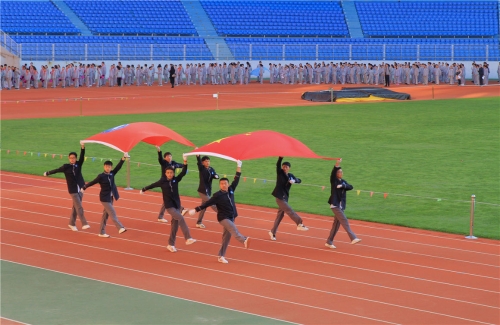 昆明市外国语学校2018年第21届冬季运动会入场式 昆明市外国语学校2018年第21届冬季运动会入场式