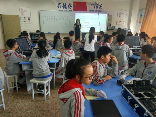 机器人教室课堂 机器人教室课堂