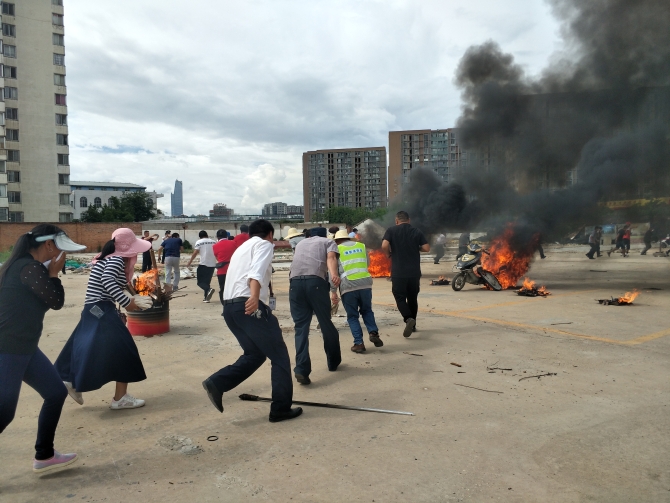 火灾现场逃生技巧训练 火灾现场逃生技巧训练