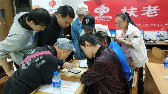 用手机演示讲授注册淘宝店铺号 用手机演示讲授注册淘宝店铺号