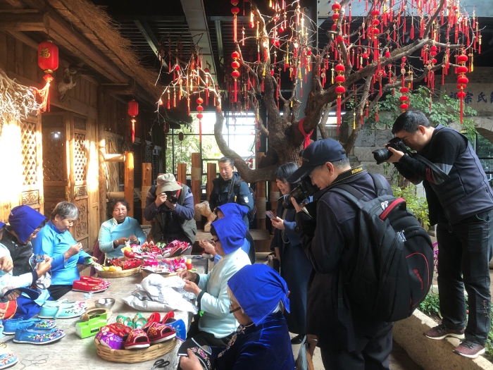 $)AOY)LU$%NW[A4Q[AR1)B3