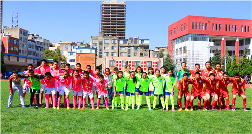 学校足球队 学校足球队