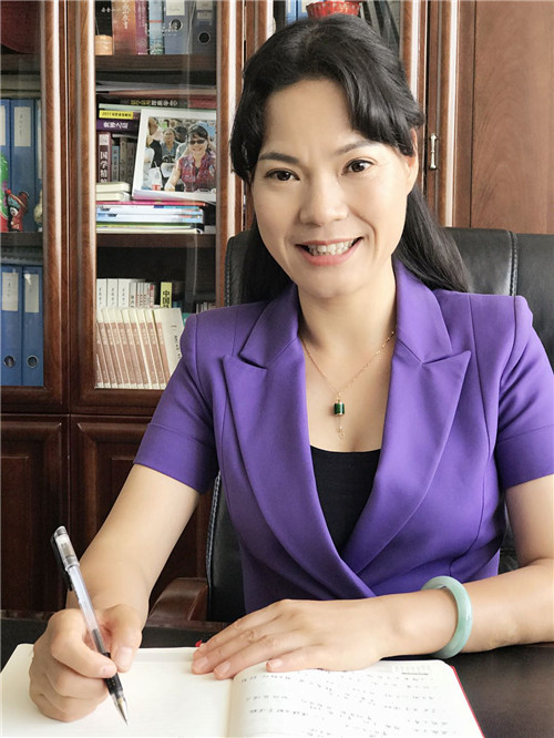 昆一中西山学校 高富英 校长 昆一中西山学校 高富英 校长