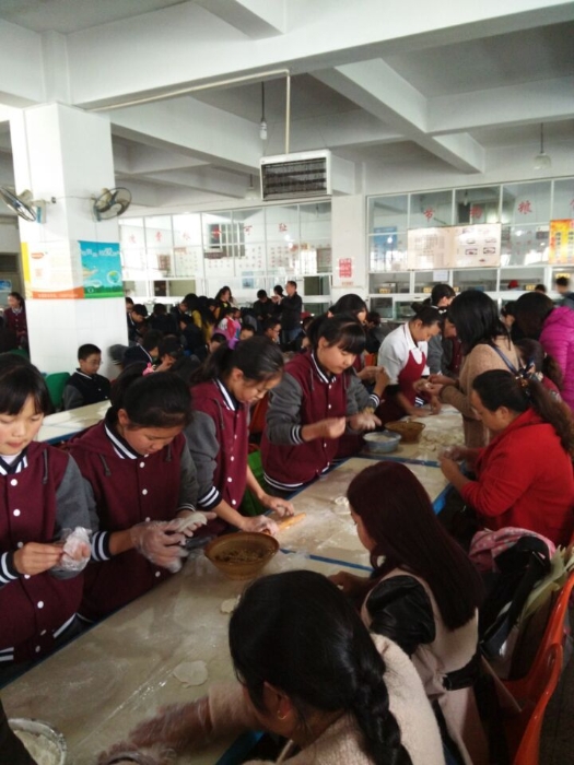 亦校亦家——包饺子 (3) 亦校亦家——包饺子 (3)