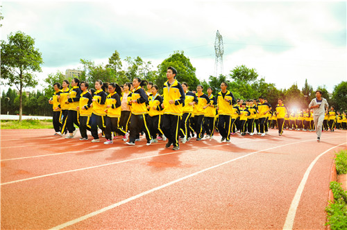 跑课间操 跑课间操